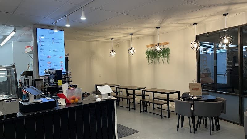 Yolo's Cafe