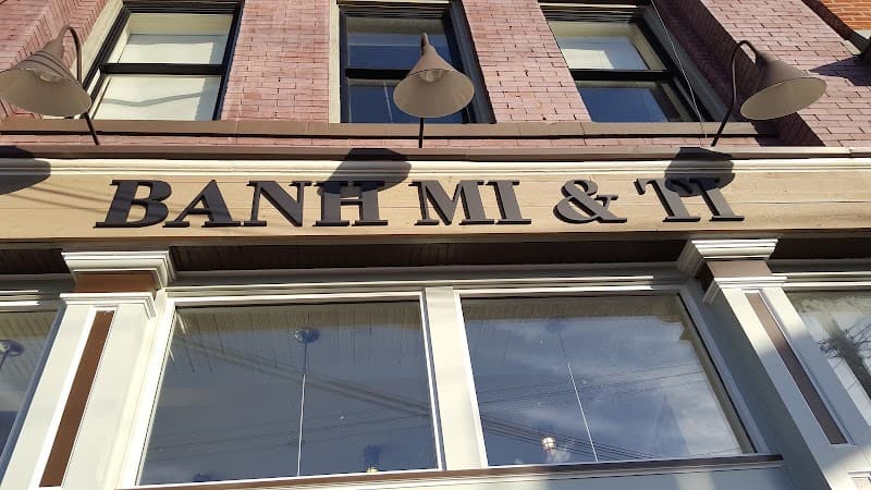 Banh Mi & Ti