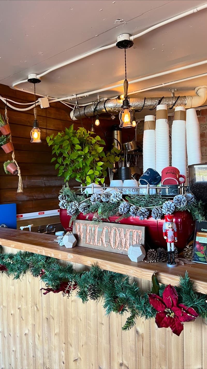 Unwind Cafe