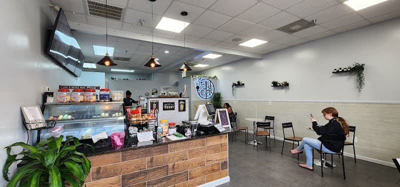 Yi Xin Boba Tea Shop 2