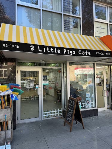 3 Little Pigs Cafe